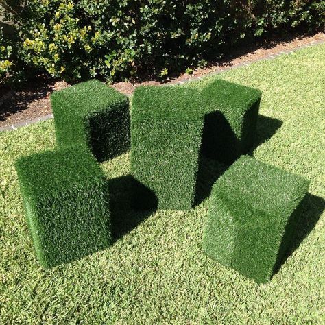 Artificial Grass Backyard, Installing Artificial Turf, Artificial Grass Wall, Grass Decor, Fake Grass, Astro Turf, Christmas Decorations Diy Outdoor, Outdoor Seat, Backyard Inspo