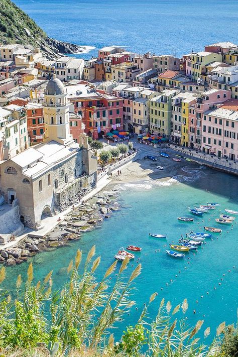 Vernazza Cinque Terre Italy, Long Boards, Cinque Terre Italy, Hotel Booking, Italy Tours, Italy Photography, Pottery Designs, Positano, Holiday Destinations