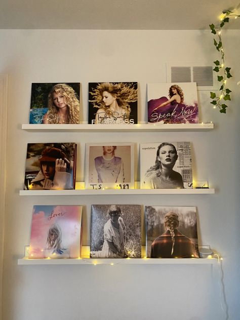 Taylor Swift Vinyls On Wall, Taylor Swift Posters In Room, Taylor Swift Inspired Dorm Room, Taylor Swift Vinyl Shelf, Room Inspiration Taylor Swift, Bedroom Taylor Swift Theme, Taylor Swift Living Room, Taylor Swift Vinyl Display, Taylor Swift Display