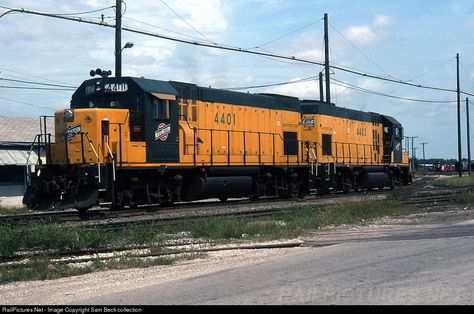 RailPictures.Net Photo: CNW 4401 Chicago Northwestern Railway EMD GP15-1 at Chicago, Illinois by Sam Beck collection Road Pics, Railroad Pictures, Rail Road, Train Pictures, Diesel Locomotive, Chicago Illinois, Model Railroad, Travel Bucket, Illinois