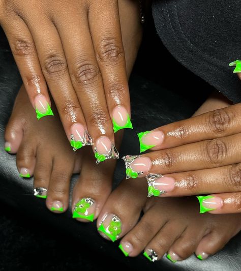 Green Toe Nails, Lime Green Nails, Hot Nail Designs, Junk Nails, Green Acrylic Nails, G Nails, Acrylic Toes, Girly Acrylic Nails, Acrylic Nails Coffin Pink