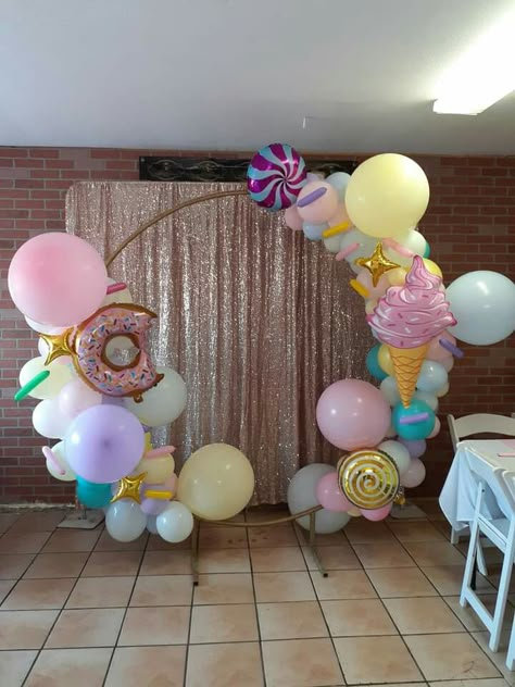 Donut Balloon Arch, Sweet One Balloon Arch, Candy Land Baby Shower Theme, Ice Cream Birthday Party Theme, Candy Decorations Diy, Butterfly Baby Shower Theme, Candy Theme Birthday Party, Donut Themed Birthday Party, 2nd Birthday Party For Girl