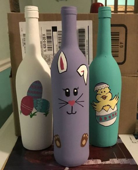 Easter Bottle Crafts, Easter Wine Bottles, Wine Bottle Vases, Hand Painted Wine Bottles, Bottle Centerpieces, Recycled Wine Bottles, Glass Bottle Diy, Diy Glass Bottle Crafts, Glass Bottles Art