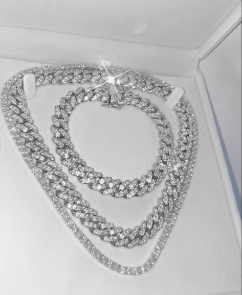 Diamond Chains Aesthetic, Womens Luxury Jewelry, Vvs Diamond Chain, Icy Chain, Chains Aesthetic, Diamond Chains, Capas Samsung, Diamond Chain Necklace, Expensive Diamond