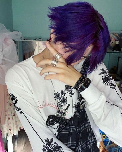 A Dark And Hollow Star, Men Purple Hair, Short Purple Hair, Dark Purple Hair, Men Hair Color, Dyed Hair Inspiration, Fluffy Hair, Hair Inspo Color, Dream Hair