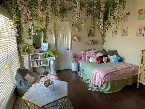 Pinterest Room Decor, Redecorate Bedroom, Pretty Room, Cozy Room Decor, Dreamy Room, Room Design Bedroom, Dream Room Inspiration, Room Makeover Bedroom, Room Makeover Inspiration