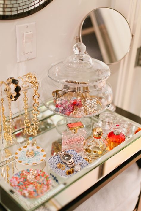 U.S. Army Captain Katie del Castillo's Washington D.C. Apartment Tour #theeverygirl // jewelry display organization Washington Dc Apartment, Jewerly Organizer, Jewelry Display Organizer, Apartment Tour, Decoration Inspiration, Beauty Room, My New Room, Candy Dishes, Closet Organization