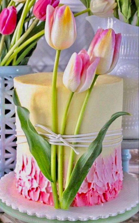 Tulip Cake, First Signs Of Spring, Cakes Fondant, Fresh Tulips, Wafer Paper Flowers, Buttercream Cakes, Candy Recipes Homemade, Signs Of Spring, Wilton Cakes