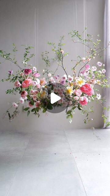 Hanging Flowers From Ceiling, Hanging Flower Arrangements, Cake Flower, Flower Installation, Magic Garden, Hanging Flower, Wedding Decor Inspiration, Engagement Ideas, Flower Arranging