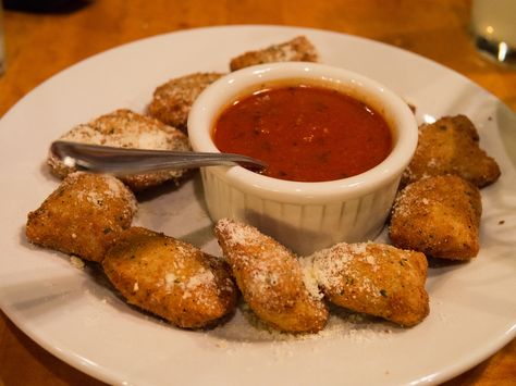 Try these ten culinary gems – from gourmet burgers to authentic Mexican eats – in and around Wentzville, Missouri. Toasted Ravioli, Canada Food, Gooey Butter Cake, Gourmet Burgers, Italian Kitchen, St Louis Missouri, Fried Fish, Foods To Eat, Italian Restaurant