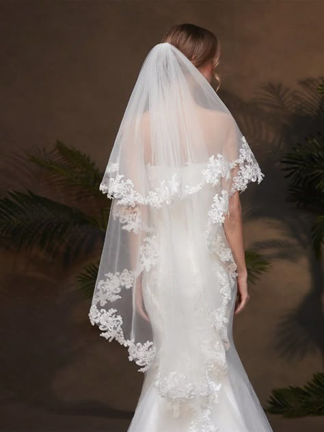 Véu de Noiva de Tela de Bordado Floral com Pente de Cabelo, Véu de Casamento para Noiva Bege    Tecido de malha Simples   Todos Wedding & Event, size features are:Bust: ,Length: ,Sleeve Length: Long Wedding Veils, Long Veils Bridal, Wedding Veil Ideas, Long Lace Veil, Lace Mantilla Veil, Hairstyles With Veil, Bridal Veils And Headpieces, Veil Ideas, Lace Mantilla