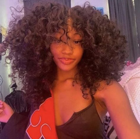 Curly Hairstyles Y2k, Curl Talk, Hairstyles Y2k, Pretty Dark Skin, Y2k Hairstyles, Beautiful Curly Hair, Hairdos For Curly Hair, Aesthetic Tiktok, Curly Girl Hairstyles