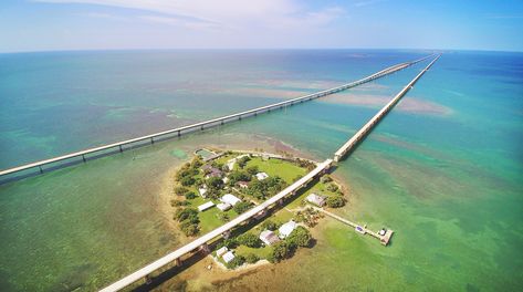 The Keys: Seven Mile Bridge Seven Mile Bridge, Key West Florida Vacation, Places To Go In Florida, Florida Keys Travel, Florida Keys Road Trip, Islamorada Florida, Florida East Coast, Everglades Florida, Ybor City