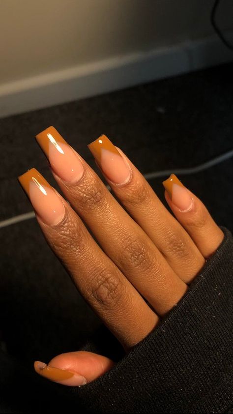 Nails Coffin Brown, Simple Nails Coffin, Short Coffin Nails Designs, Brown Acrylic Nails, Graduation Nails, Simple Gel Nails, Basic Nails, Short Square Acrylic Nails, Almond Acrylic Nails