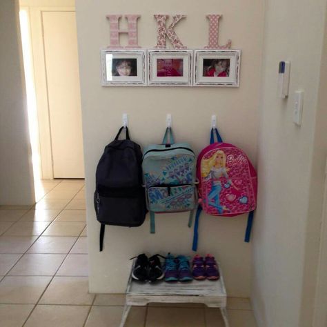 Backpack Station, School Bag Storage, Playroom Makeover, Teenage Room Decor, Kids Organization, Backpack Organization, Teenage Room, Baby Learning Activities, Bag Hanger