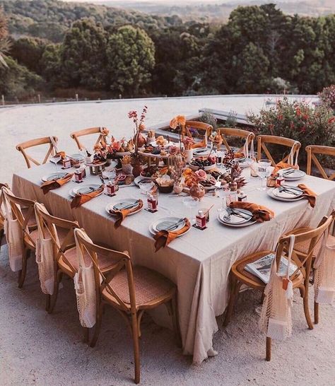 Festival Brides on Instagram: “Taking notes on this gorgeous tablescape by @lovestonedbridal 🌸 The string bags full of little gifts, I mean...😍 Hen party of dreams ☁✨…” Lunch Table Settings, Outdoor Lunch, Lunch Table, Birthday Lunch, Outdoor Dinner Parties, Festival Bride, Dinner Party Table, Tuscan Inspired, Outdoor Dinner