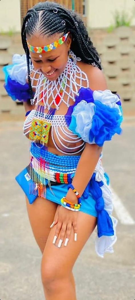 Swaziland Women, Zulu Women Beauty, Zulu Traditional Attire, Zulu Women, Carnival Fashion, African Girl, Start A Business, Traditional Attire, African Culture