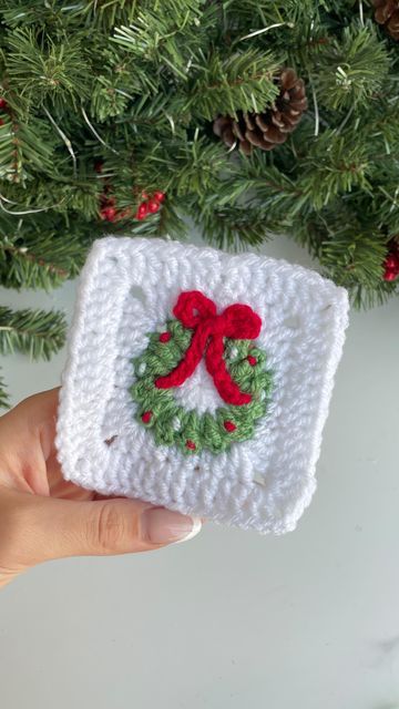 Kira Goode on Instagram: "Christmas Wreath Crochet Granny Square 🎄 #christmas #xmas #wreath #crafts #crochet" Christmas Wreath Granny Square, Crochet Snowman Granny Square, Christmas Wreath Granny Square Crochet, Xmas Granny Square, Crochet Holly Granny Square, Grinch Granny Square, Free Christmas Granny Square Patterns, Santa Granny Square Crochet, Crochet Tree Granny Square