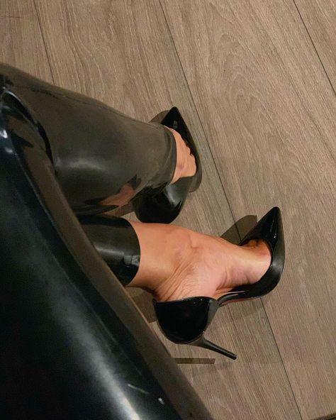 Look Legging, Extreme High Heels, Fur Heels, Women Oxford Shoes, Patent Leather Heels, Hot Shoes, Stiletto Pumps, Fashion High Heels, Ankle Straps