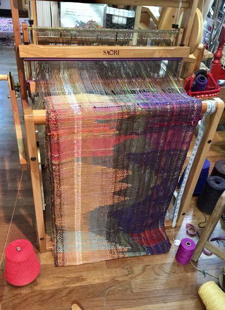 CENTERING WITH FIBER: Saori Weaving challenge! Weave a yard a day for 30 days Saori Weaving, Sewing Clothing, Fiber Arts, Hand Spinning, Sewing Clothes, Box Fan, Easy Sewing, Sewing Machine, Fiber Art