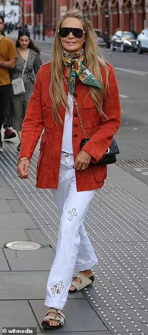 Elle Mcpherson, Red Suede Jacket, Elle Macpherson, Gold Cross, Red Suede, Suede Jacket, Red Jacket, Jeans Style, White Jeans