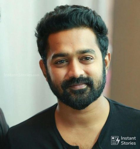 Asif Ali Actor Photos, Malayalam Actors, South Actors, Bollywood Men, Asif Ali, Surya Actor, Dp Whatsapp, Regina Cassandra, Floral Cards Design