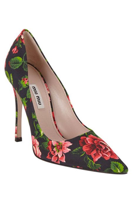 Miu Miu Floral-Print Point-Toe Pumps Glamourous Heels, Floral Pumps, Floral Heels, Court Heels, Modern Shoes, Style Magazine, Beautiful Boots, Gorgeous Shoes, Footwear Design Women