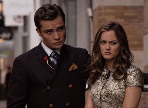 Chuck Bass And Blair Waldorf, Blair Waldorf And Chuck, Blair Gossip Girl, Chuck Y Blair, Blair And Chuck, Gossip Girl Episodes, Stile Blair Waldorf, Gossip Girl Blair, Chuck Blair