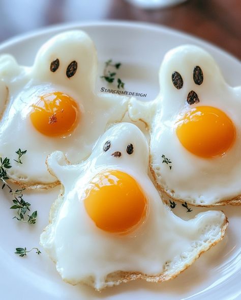 Sinister za 💀🍕 Will you eat it or will it eat you? 🤔 Is your pizza dead inside?😂 Last images: ghost fried eggs.👻🥚Wanna see more of these? Sorry if this makes you hungry 😆 Xo, Heather . . #spookyfoods #halloweenfood #halloweenpizza #pinkaesthetic #glitteraesthetic #glitterartist #glitterart Halloween Pizza, Fried Eggs, Pumpkin Ghost, Glitter Art, Halloween 2023, Cosplay Diy, Egg Breakfast, Fried Egg, Halloween Ideas