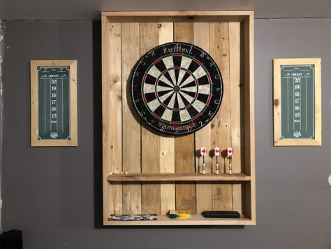 Pallet Wood Dart Board Wall, Darts Board Ideas, Backyard Shed Bar Ideas, Dartboard Wall, Darts Scoreboard, Shed Bar Ideas, Basement Game Room Ideas, Custom Dart Board, Dart Board Wall