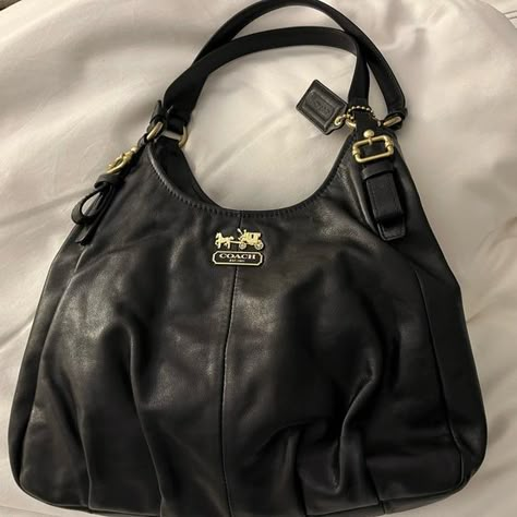 Coach hobo shoulder bag Coach Hobo Bag, Metal Bag, Coach Hobo, Dream Bags, Hobo Shoulder Bag, Perfect Body, Hobo Bag, Coach Handbags, Snap Closure