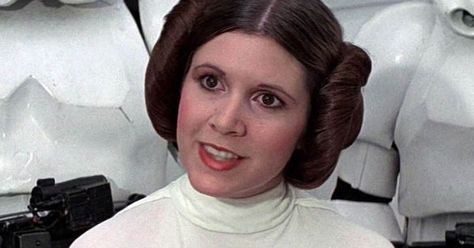 Director JJ Abrams has revealed that the iconic character has a brand new title for fans to get used to Easy Last Minute Costumes, Characters Costumes, Carrie Fisher Princess Leia, Star Wars Character, Star Wars Princess Leia, Star Wars Princess, Last Minute Costumes, Leia Organa, Last Minute Halloween Costumes