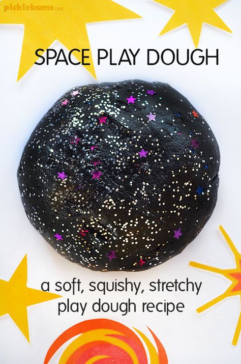 Space play dough! This is a soft stretchy play dough recipe with free printable star accessories, plus more space themed play dough ideas. Fun for kids! Play Dough Ideas, Printable Rocket, Rocket Template, Planets Activities, Space Theme Preschool, Space Play, Rocket Craft, 4de Verjaardag, Space Activities For Kids