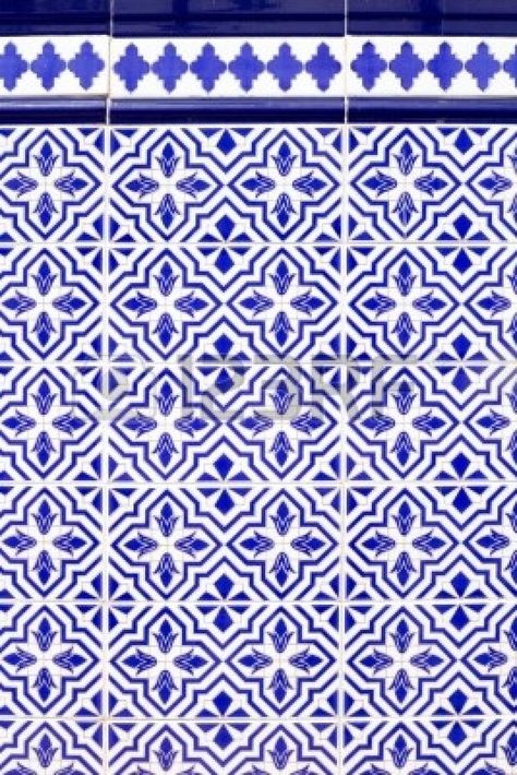 Andalusian style spanish blue ceramic tiles pattern Spanish Mosaic, Spanish Pattern, Spanish Tiles, Tiles Pattern, Spanish Tile, Vintage Tile, Beautiful Tile, Style Tile, White Tiles