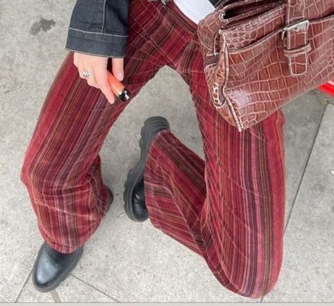 Pinstripe Trousers Outfit, Pinstripe Pants Outfit, Funky Pants, Outfits 70s, Trouser Outfit, 70s Outfits, Funky Outfits, Pinstripe Pants, Cute Outfit