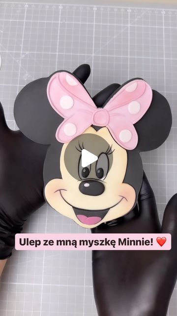 Tort Minnie Mouse, Minnie Mouse Pasta, Mickey Mouse Fondant, Minnie Mouse Fondant, Minnie Mouse Fondant Topper, Minnie Mouse Fondant Bow Tutorial, Minnie Mouse Cake Design, Minnie Mouse Head Cake, Minnie Mouse Cake Fondant