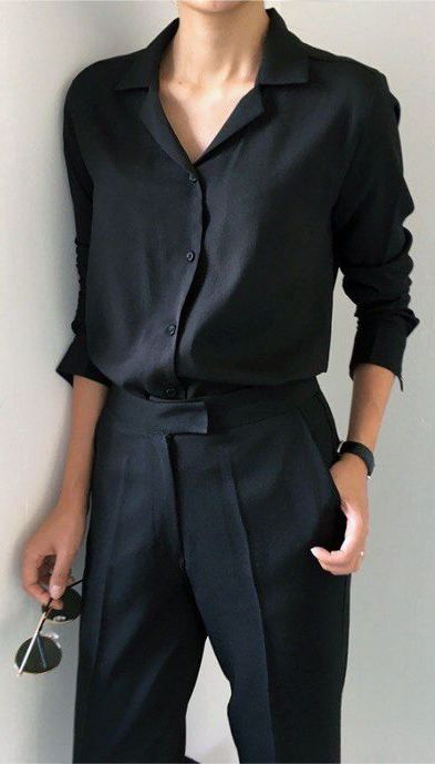 Minimalistic Outfits, Woman In Black, Virtual Fashion, Black Women Fashion, Moda Vintage, Outfit Style, Work Outfits Women, 가을 패션, Mode Inspiration