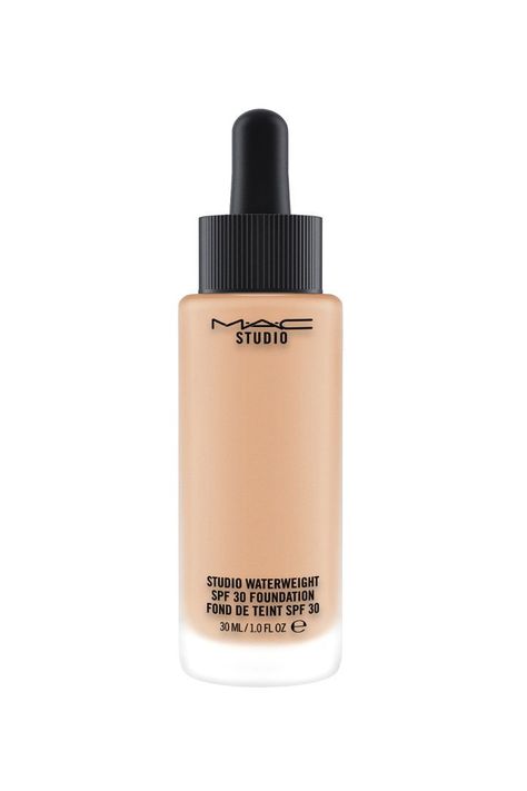 The 10 Best Water-Based Foundations Foundation Bottle, Water Foundation, Water Based Foundation, Best Foundations, Skin Facts, Juicy Lips, Best Foundation, Makeup Base, Makeup Routine