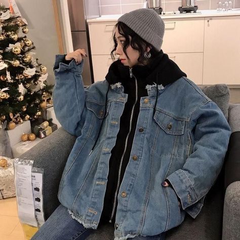 Turtle Neck Jacket Outfit, Denim Jean Jacket Outfits, Denim Aesthetic, Cute Korean Fashion, Grey Denim Jacket, Jean Skirt Outfits, Thick Jacket, Grunge Tumblr, Jean Jacket Outfits