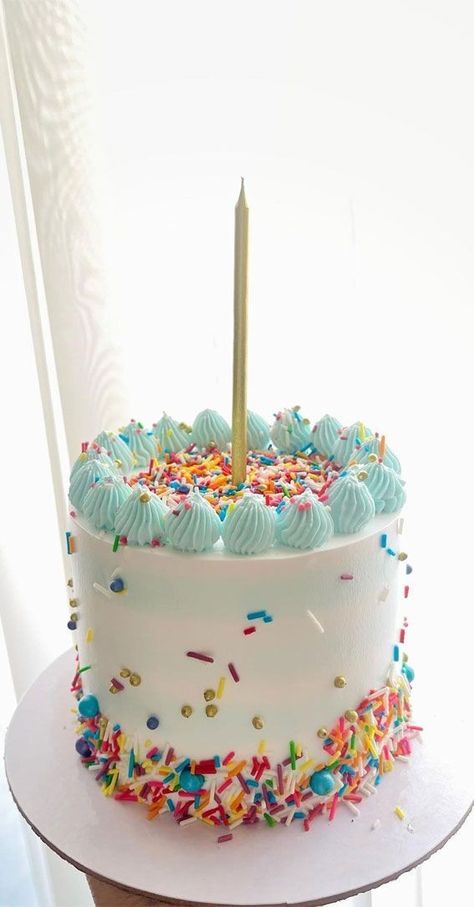 Sprinkle Cake Ideas, Simple First Birthday Cake, White Buttercream Cake, Sprinkle Birthday Cake, Cake Funfetti, Sprinkle Birthday, Cake First Birthday, Simple First Birthday, 1st Year Cake