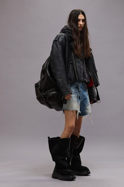 R13 Fall 2024 Ready-to-Wear Fashion Show | Vogue Grunge Woman Outfits, R13 Runway, New Rock Boots Outfit, Ugly Fashion, R13 Denim, New Rock Boots, Ny Outfits, Disco Fashion, Blue Jean Outfits