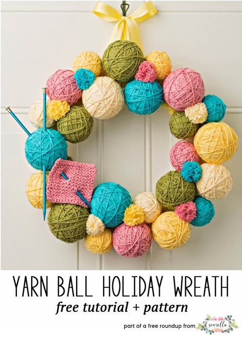 Crochet Christmas Wreaths, Yarn Ball Wreath, Dekoratívne Vence, Crochet Christmas Wreath, Crochet Wreath, Ball Wreath, Door Diy, Yarn Wreath, Navidad Diy