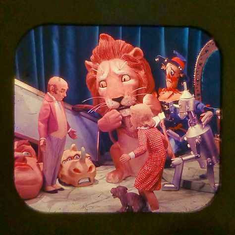 1970s Cartoons, Practical Effects, Leagues Under The Sea, The Wonderful Wizard Of Oz, View Master, Scrooge Mcduck, Moon Illustration, The Wizard Of Oz, American Literature