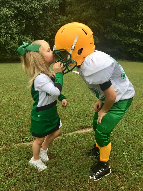 Football And Cheer Pictures Photo Ideas, Brother Sister Football Cheer Pics, Cheer And Football Pictures Siblings, Sibling Football And Cheer Pictures, Kids Football Photoshoot, Mom And Son Football Photo Ideas, Cheerleading Football, Williams Aesthetic, Football Photoshoot