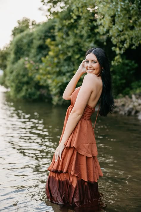 River pictures Fall Waterfall Pictures, Girl Photoshooting Ideas River, Senior Pictures River Water, Senior Photo In Water, Senior Pictures By Pond, River Graduation Pictures, Senior River Pictures, Creek Senior Photos, Creek Photoshoot Senior Pics