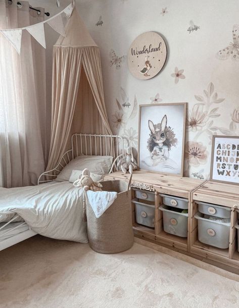 Nursery Guest Room, Kids Rooms Inspo, Big Girl Bedrooms, Baby Room Neutral, Kids Playroom Decor, Toddler Girl Room, Toddler Room Decor, Kids Room Inspiration