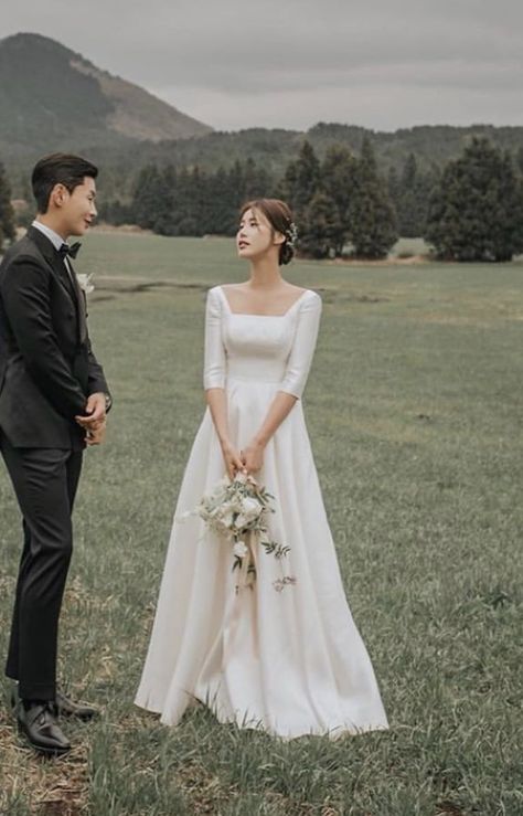 Minimal Wedding Gown, Wedding Dress Modest Simple, Civil Wedding Long Dress, Modest Wedding Gowns Classy, Gaun Wedding Simple, Modest Simple Wedding Dress, Korean Simple Wedding, Prewedding Minimal, Simple Wedding Gown Minimalist