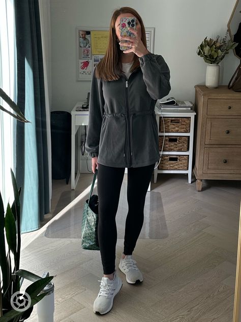 Mom style, athleisure, fall fashion, fall looks, everyday style, minimalist style, realistic outfits, lululemon, softstreme, style inspo Outfits Lululemon, Realistic Outfits, Lululemon Softstreme, Style Athleisure, Waist Jacket, Fashion Fall, Style Minimalist, Softest Sweater, Fall Looks