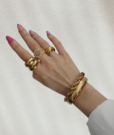 Gold jewelry, summer jewelry Jewelry Gold Bracelet, Jewellery Photography Inspiration, Jewellery Photography, Nail Bracelet, Nail Ring, Ring Stack, Aesthetic Ideas, Wardrobe Inspiration, Jewelry Essentials