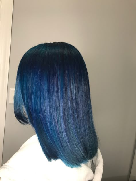 Blue Natural Hair, Pressed Natural Hair, Dyed Hair Blue, Dark Blue Hair, Girl Hair Colors, Cute Hair Colors, Dyed Hair Inspiration, Dyed Natural Hair, Pretty Hair Color